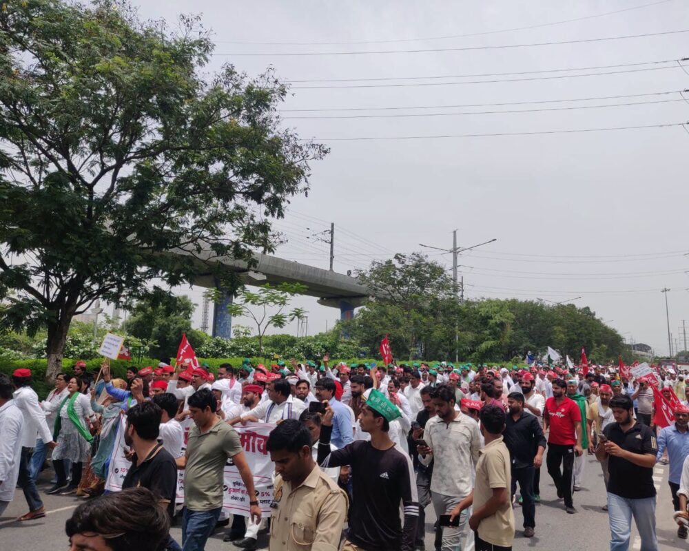 Greater Noida Farmers’ Movement: Thousands Participate in Kisan Panchayat and Day-long Dharna
